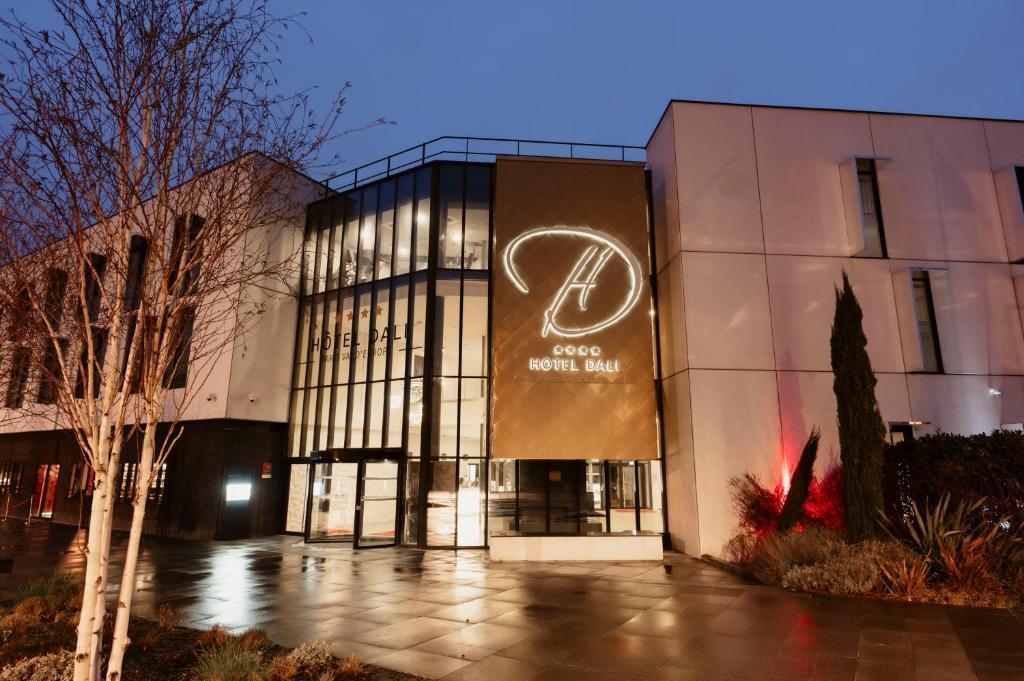 Hôtel Dali à Chanteloup-en-Brie, une réalisation ARMOIRE RÉGULATION